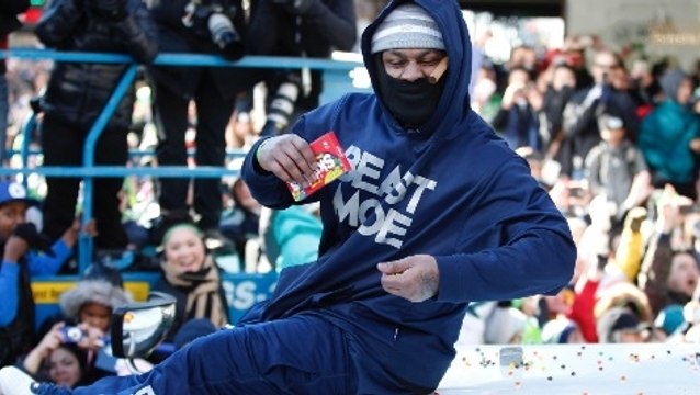 How Marshawn Lynch's holdout benefits Seahawks