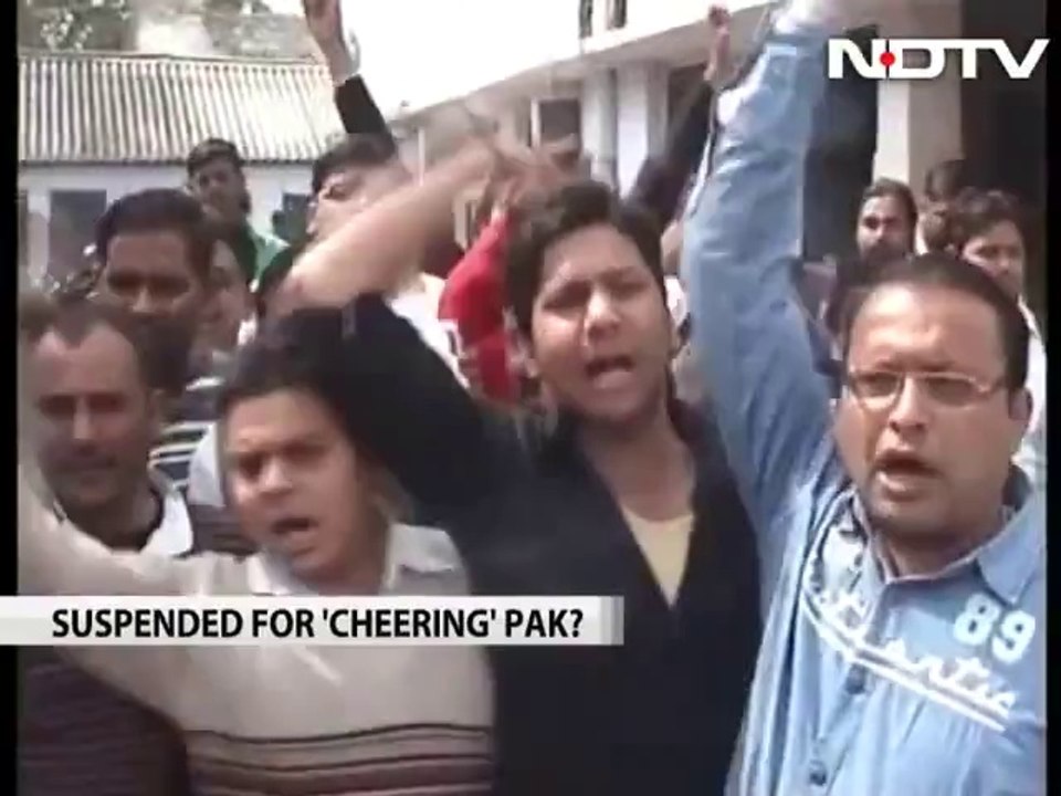 Media coverage over 67 Kashmiri students expelled from an Indian University Pakistan Defence