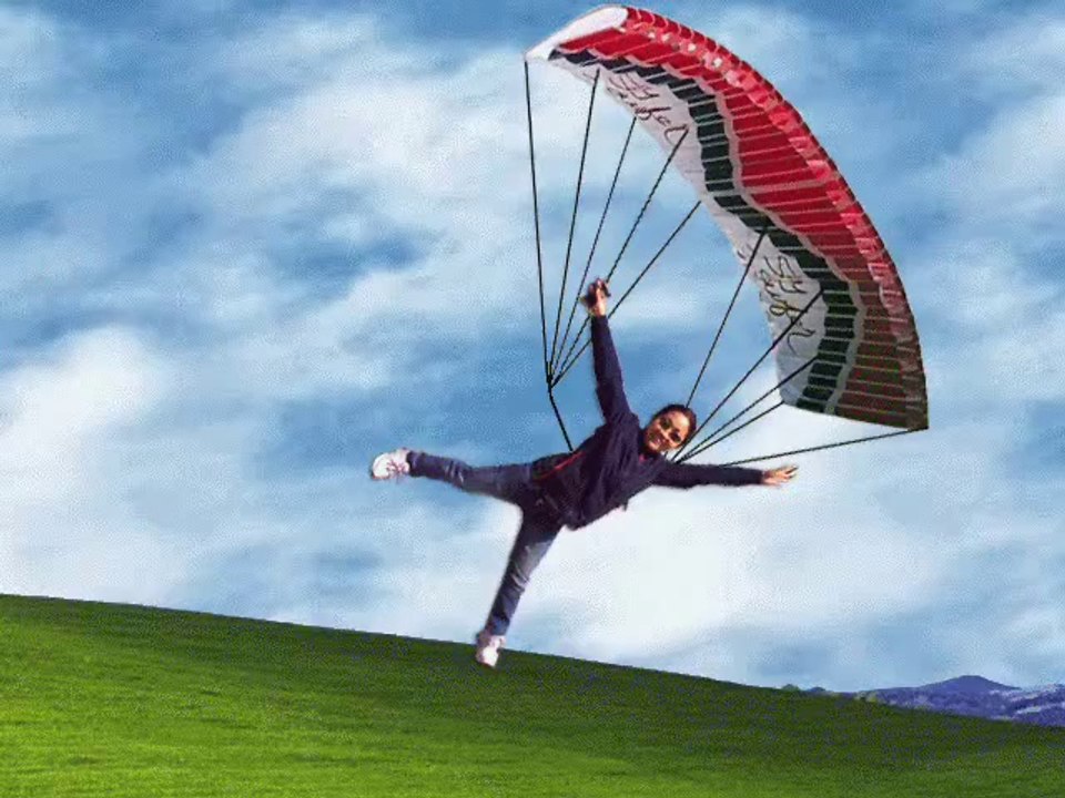 PATTAYA / Our Little Princess ...... paragliding