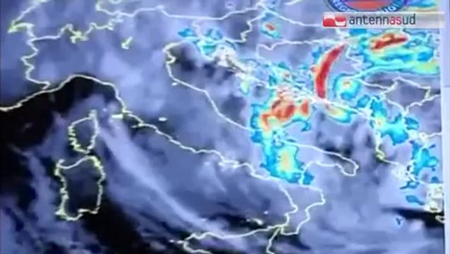 TG 30.07.14 In questa pazza estate gli ombrelli al posto degli ombrelloni