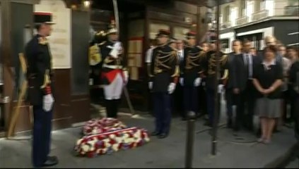 Hollande dépose une gerbe en mémoire de Jaurès, un siècle après sa mort