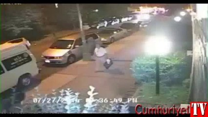 Genç kızı döve döve gasp ettiler