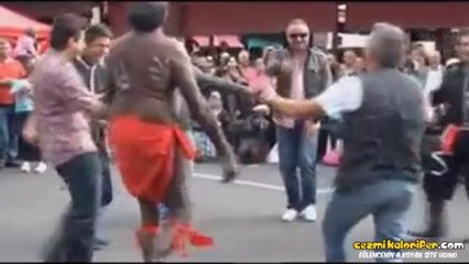 Ankara Havası Oynayan Aborijin