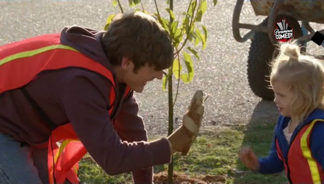 Воспитывая Хоуп (Paramound Comedy, июль 2014) Анонс