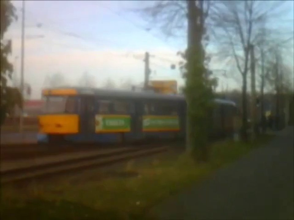Straßenbahn Leipzig - Linie 15 Abfahrt & Linie 8 Ankunft auf dem Schönauer Ring