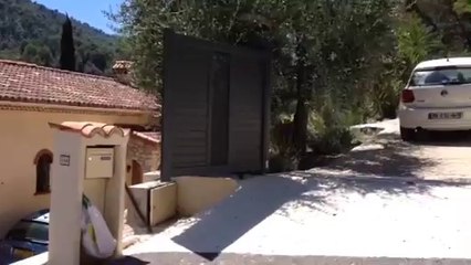 Portail aluminium Design posé et automatisé par APG Accès Portes de Garage