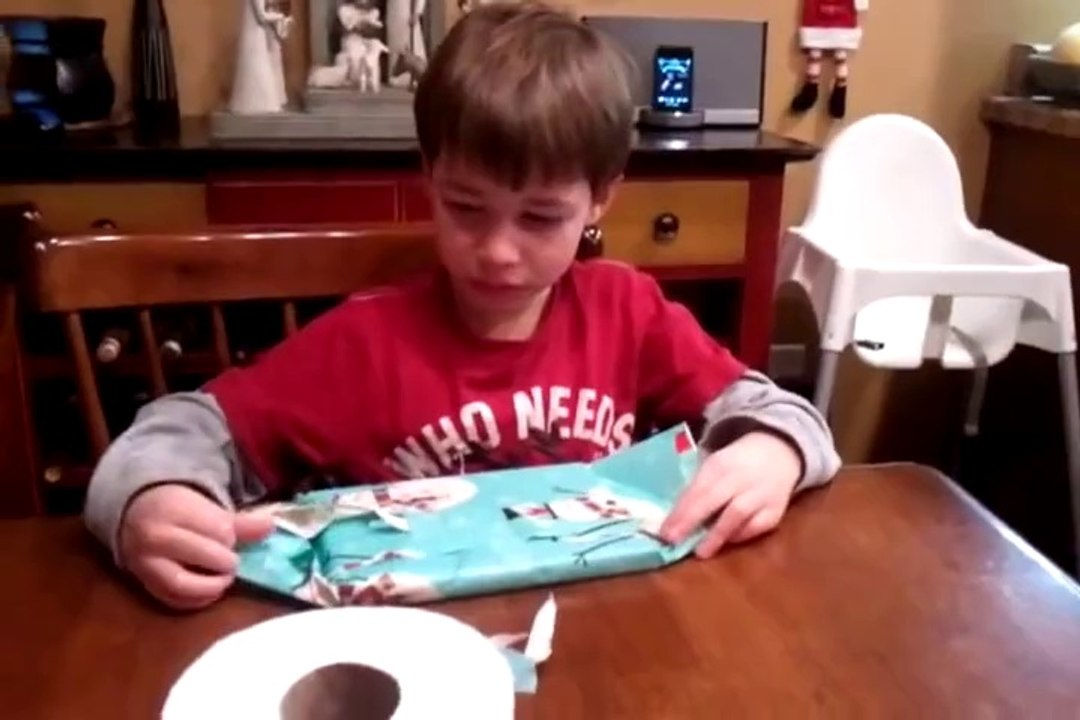 Jimmy Kimmel worst presents ever youtube challenge jimmy kimmel worst christmas Present ever gift