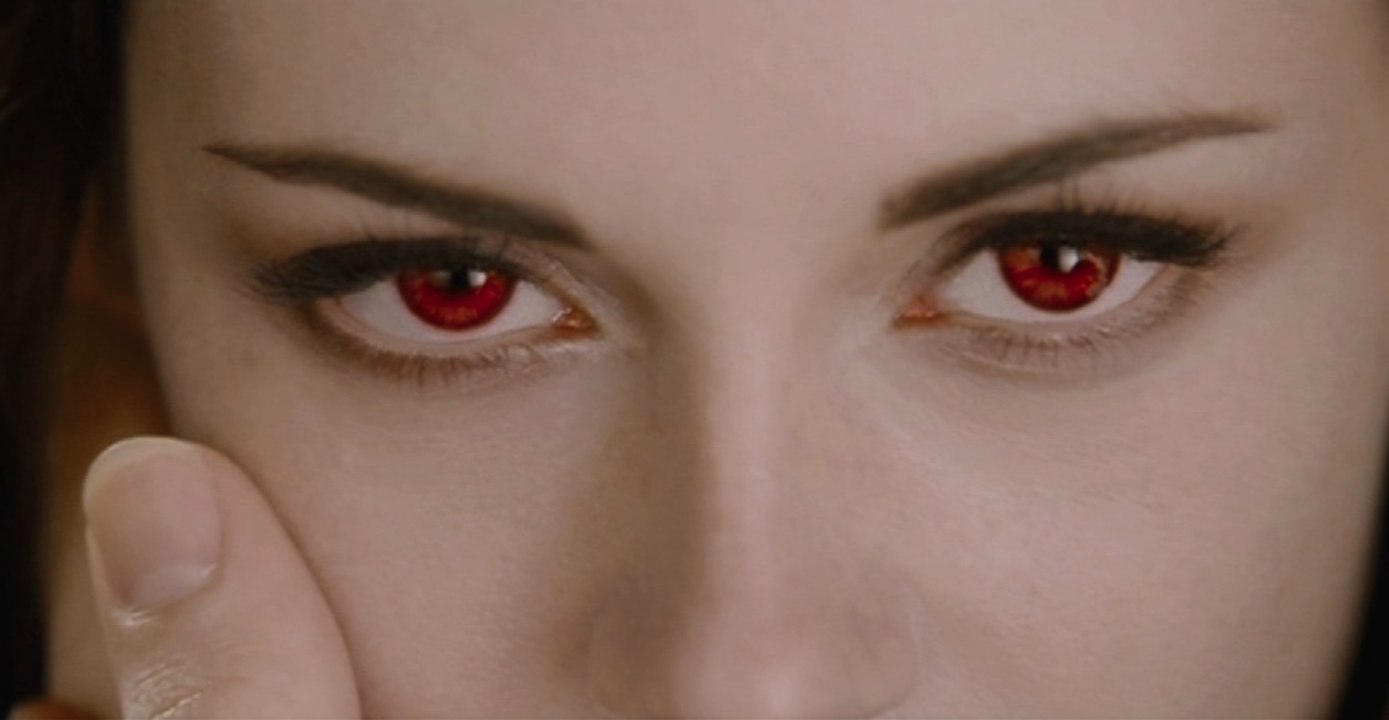 Bande-annonce : Twilight - Chapitre 5 : Révélation 2e partie  VOST - Teaser