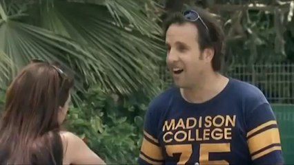 החברים של נאור - עונה 2 - פרק 4 - מלצרית או מארחת