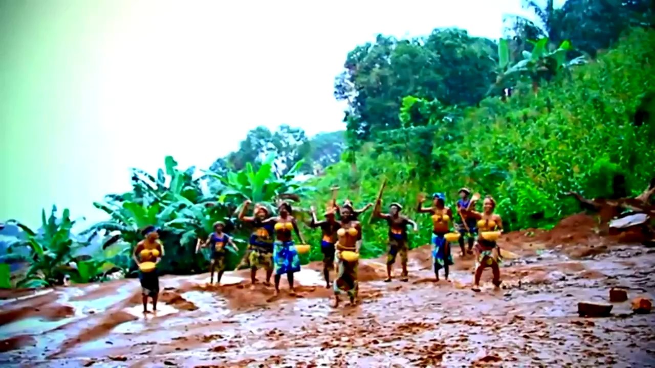 African Divas - Cameroon - Henza Benty - Mangu Tribal Treat.