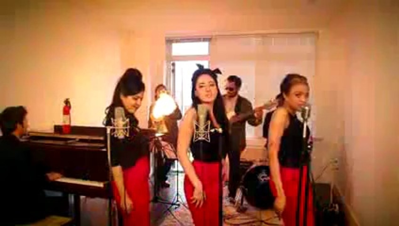 Burn - Vintage '60s Girl Group Ellie Goulding Cover with Flame-O-Phone