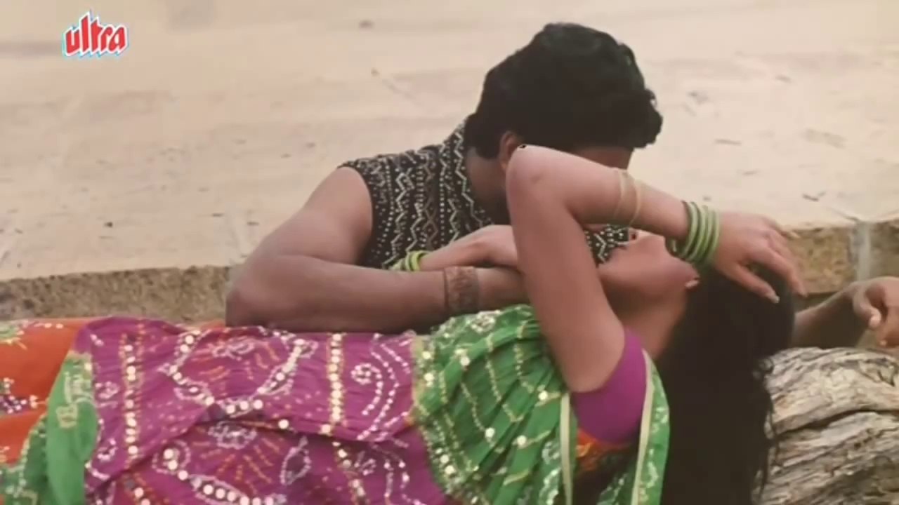 Mujhe Tune Jo Dekha - Abhishek, Lara Dutta, Mumbai Se Aaya Mera Dost Song