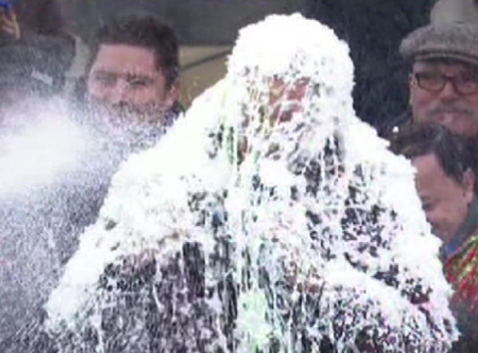 ZAPPING TÉLÉ BEST OF DU 07/08/14 - Les insolites, Part.1