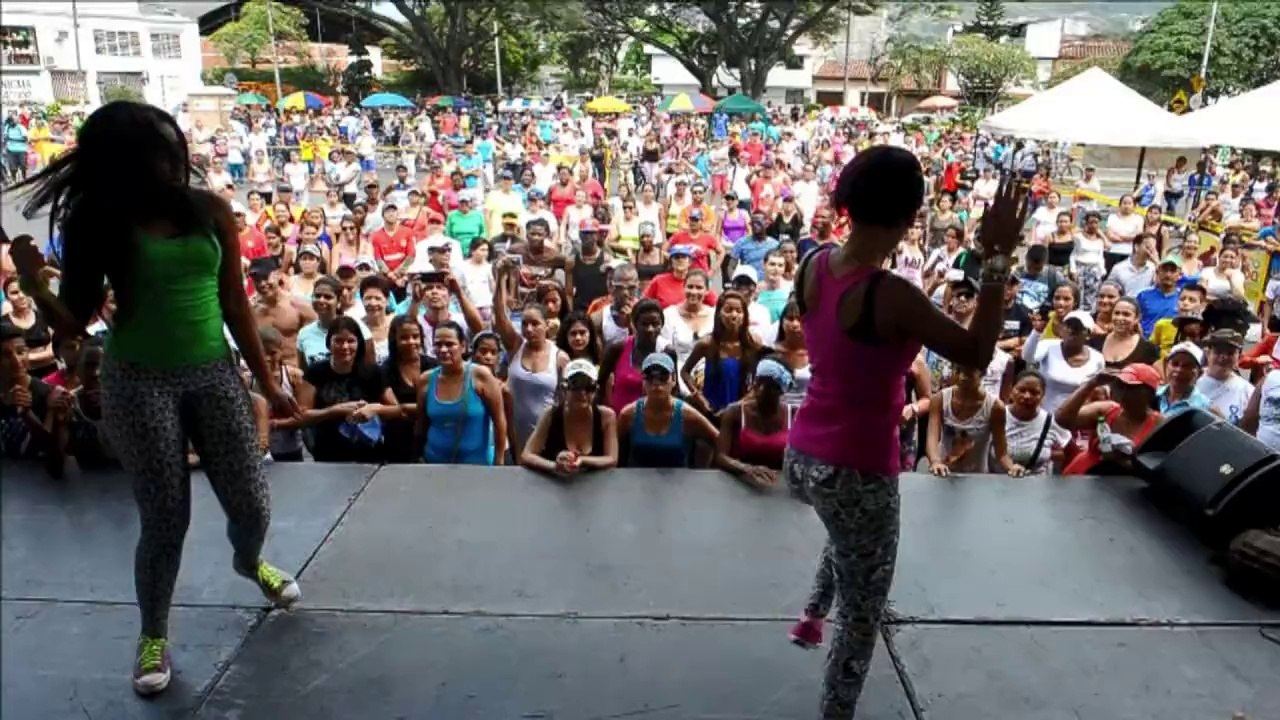 Sexy Fußball-Salsa aus Kolumbien