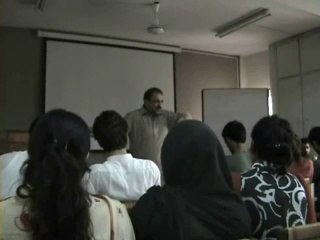 Sheeraz Hassan lecturing on the history of Rawalpindi city 2/3