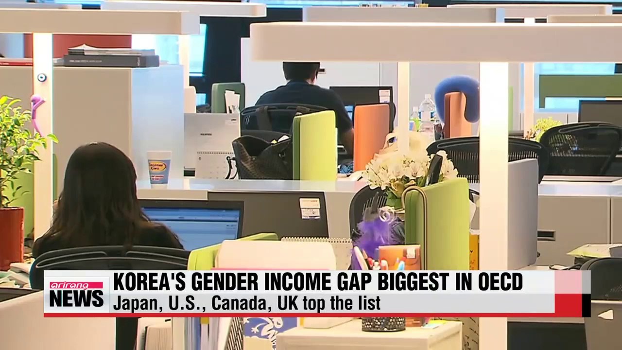 Korea's gender wage gap remains biggest in OECD for over 10 years