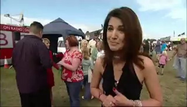 Pakistani Anchor Reham Khan dancing in UK AAJ WITH REHAM KHAN, AAJ NEWS, AAJ TV,BBC