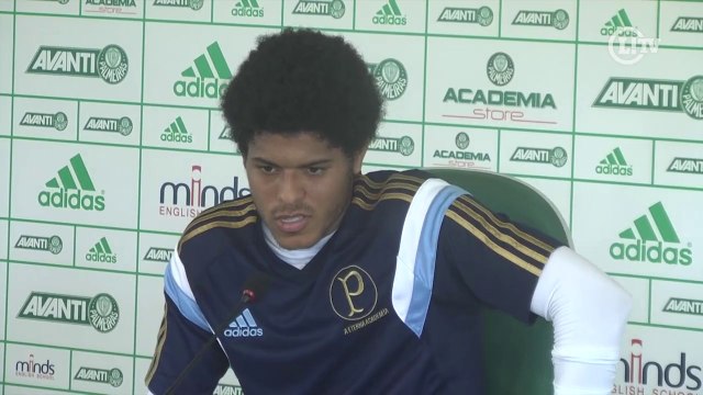 Leandro não teme perder espaço com a chegada de reforços