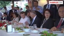 İhsanoğlu, Sivil toplum kuruluşu temsilcileriyle yemek yedi -