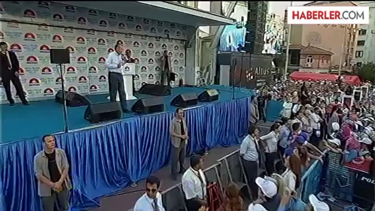 Erdoğan: "Seni İslam Konferansı Örgütü'ne gönderdik orada bizi rezil ettin" -