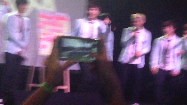 [140801] BTS in Brazil - Bangtan boys fanmeeting in Brazil - Jogo de perguntas e repostas (1/4)