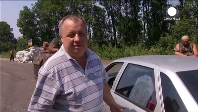 Miles de ucranianos huyen de las regiones separatistas de Lugansk y Donetsk