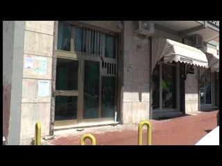 Torre del Greco (NA) - Spuntano dalle fogne e rapinano un orafo -live- (01.08.14)