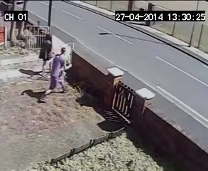 Sauter un mur et se faire très mal. Gros FAIL...