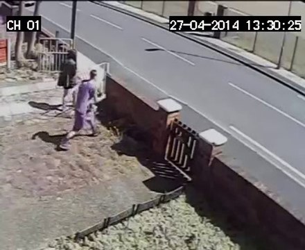 Sauter un mur et se faire très mal. Gros FAIL...