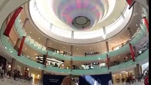 پہلی بار اذان سن سننے پر اس بچی کا اچانک رد عمل دیکھیں ...... شیئر ضرور کریں