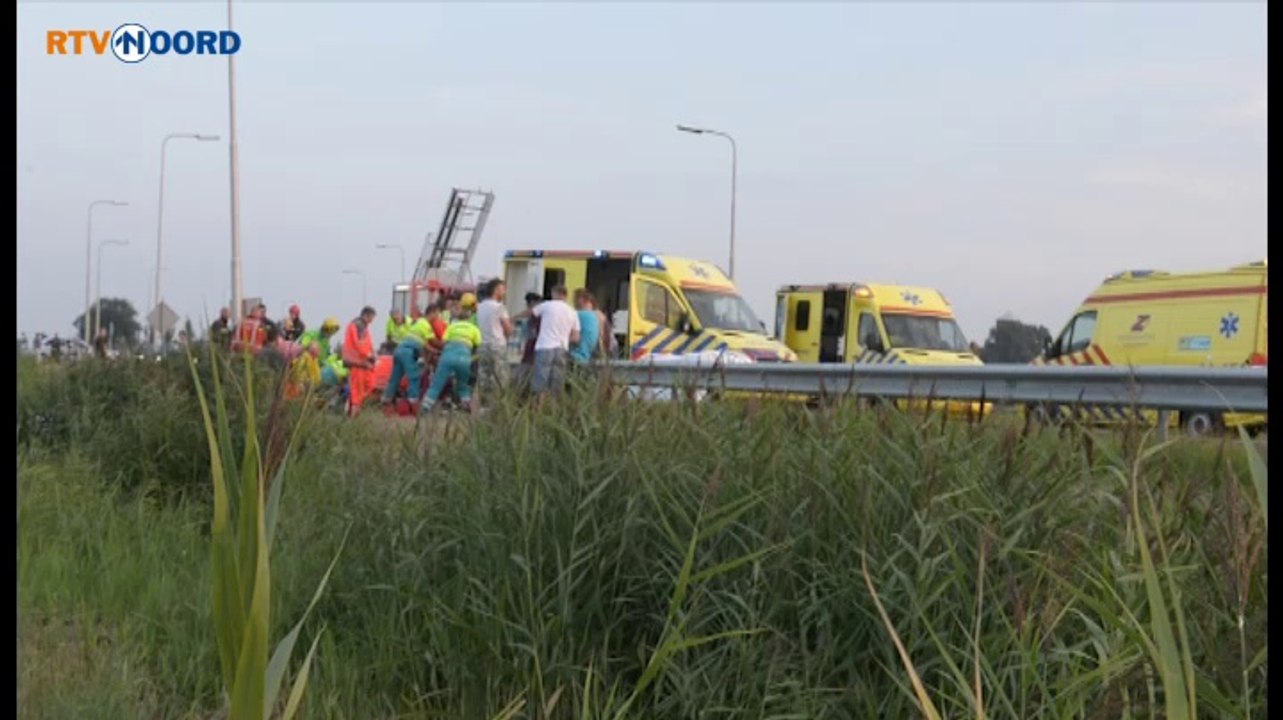Gezin gewond bij ongeval N33 - RTV Noord
