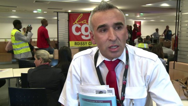 Grève à Air France: quelques retards à Roissy et Orly