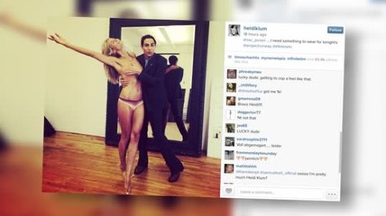 Heidi Klum pose sans haut avec le designer Zac Posen