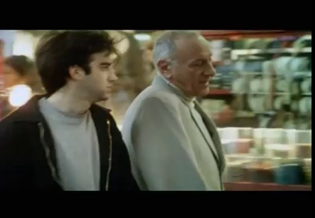 El abrazo partido, trailer