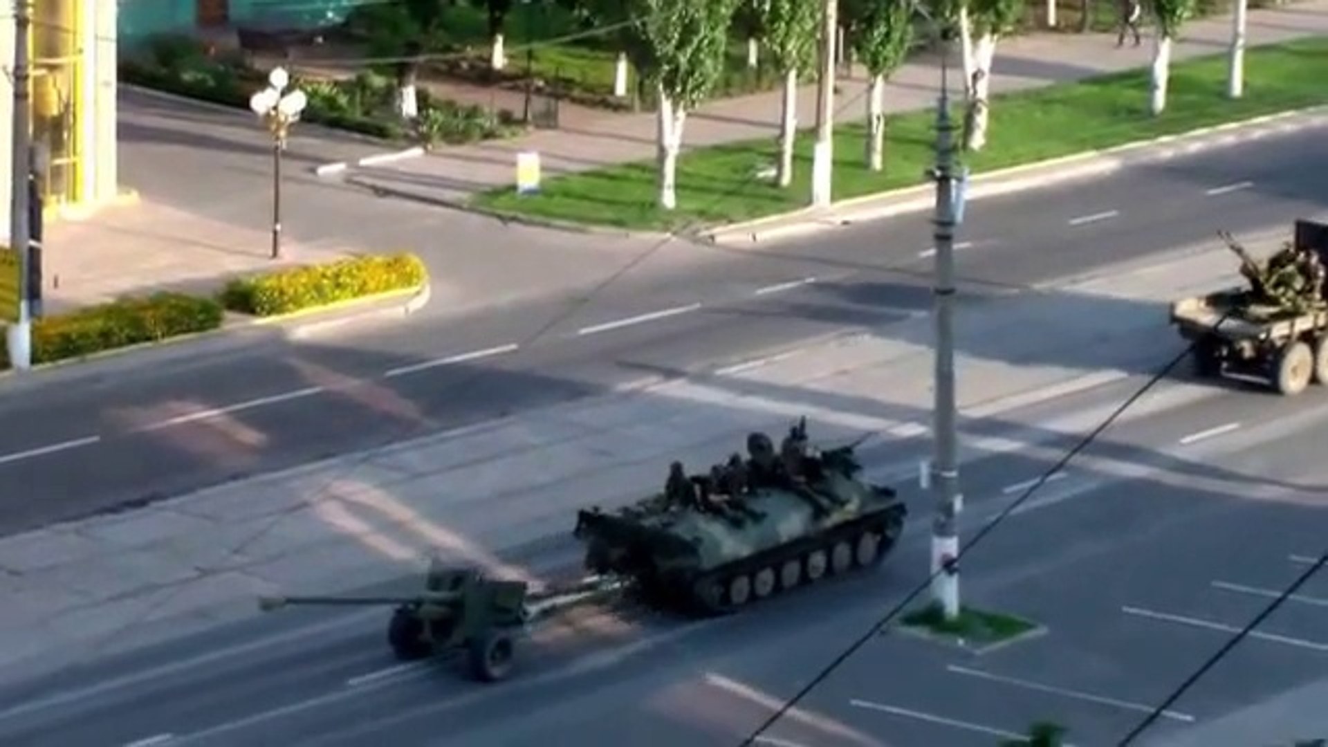 ⁣Ukraine War - Artillery & Tanks July 2014 Luhansk