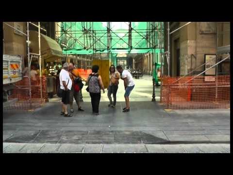 Napoli - Riapre via Toledo dopo il crollo in galleria (02.08.14)