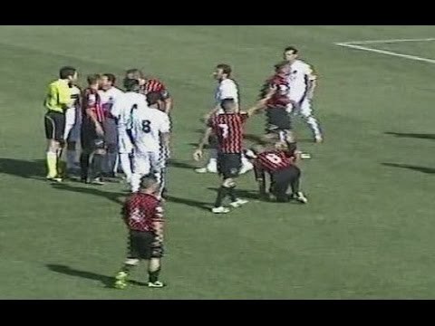 Calcio campano - Nocerina, niente Serie D. Ripescata Aversa Normanna (02.08.14)