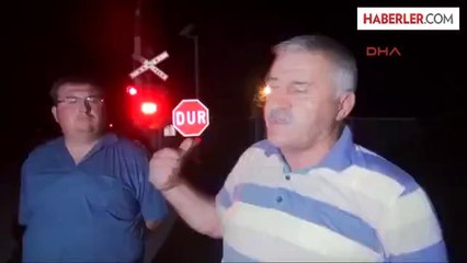 Tren, Midibüse Çarptı: 1 Ölü, 2 Yaralı