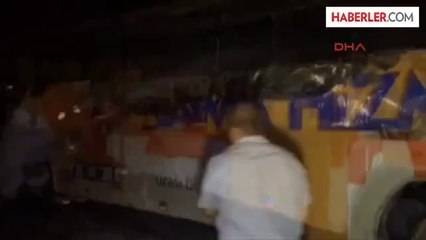 Van'da AK Parti Seçim Otobüsü Kundaklandı