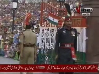 Patriotic Pakistani sikh sardar At Waga Border Ceremony 14th August 2008.Shows India His Pakistani F