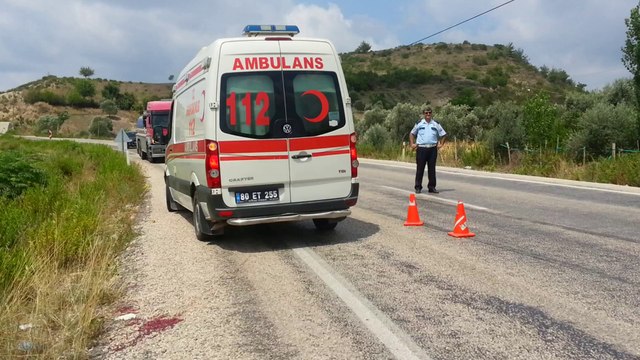 OTOMOBİLİN ÖNÜNE ATLAYAN 1 KİŞİ AĞIR YARALANDI
