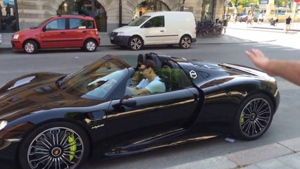 Zlatan Ibrahimovic au volant de sa Porsche a 800 000 euros