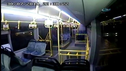 Özel halk otobüsünde 'tuvalet' kavgası