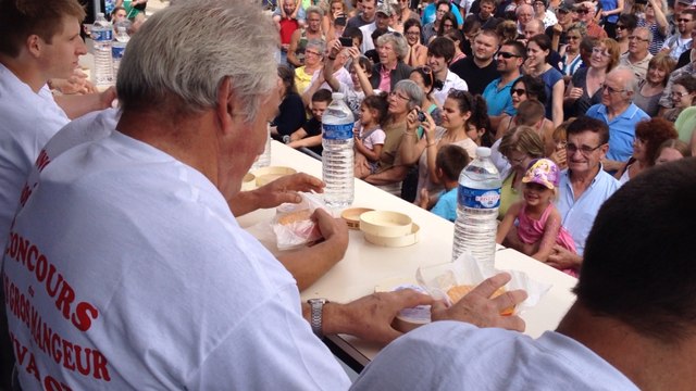 Concours du plus gros mangeur de Livarot