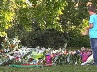 Crash d'Air Algérie: marche silencieuse en hommage à la famille Ouedraogo