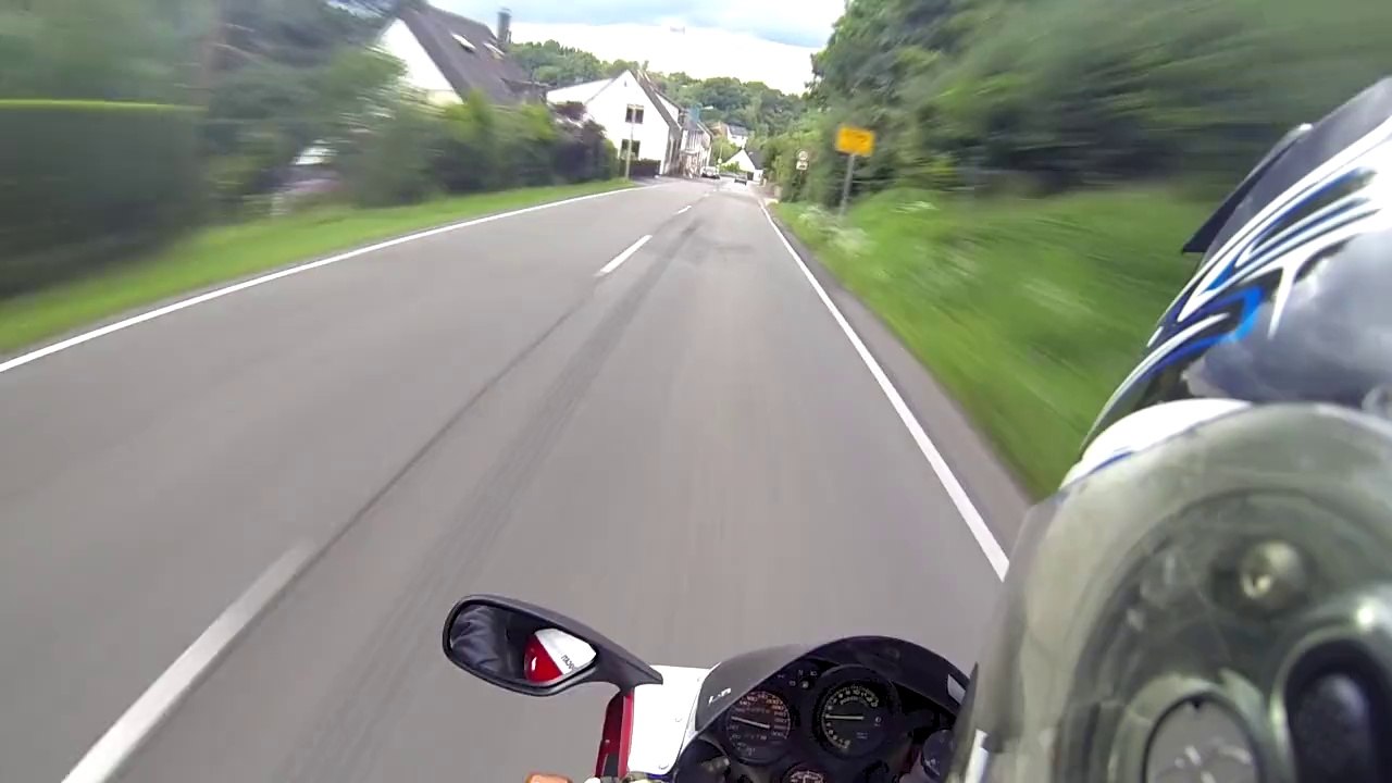 Ducati 916 Tour GoPro 3