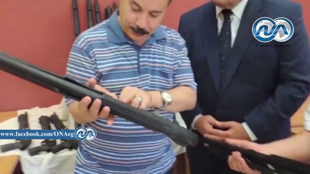 شاهد|| أمن مطروح يضبط 24 بندقية خرطوش بأحد الدروب الصحراوية‎