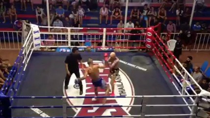 پاکستانی کیک باکسر علومی کریم شاہین کا پہلہ بین الااقوامی مقابلہ اس ویڈیولنک میں دیکھیں