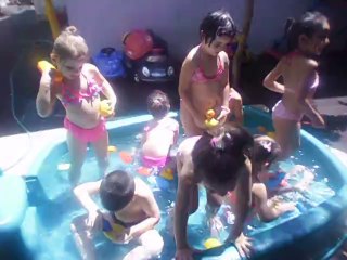 Çamlıca Acıbadem Uçan Balon Anaokulu büyük guruptan beraber güncel şarkılar