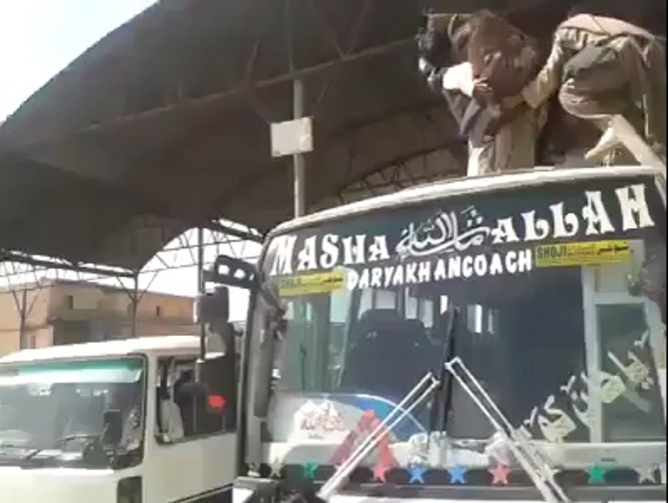 Bus Chat ta Khar Kheji - Power full Man